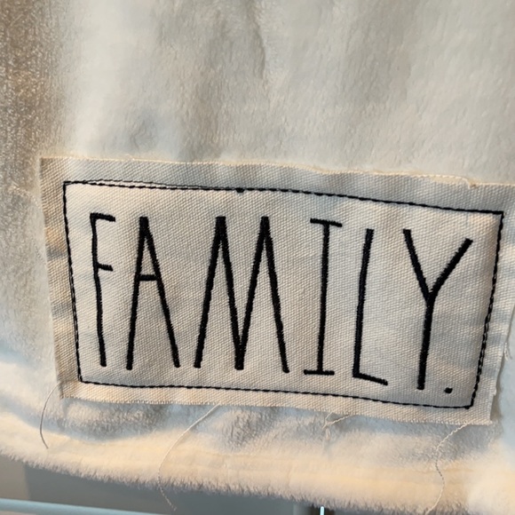 Rae Dunn - FAMILY - blanket - Picture 2 of 3